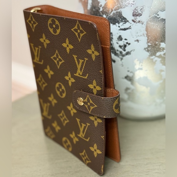 Louis Vuitton Medium Ring Agenda Cover - Picture 3 of 7